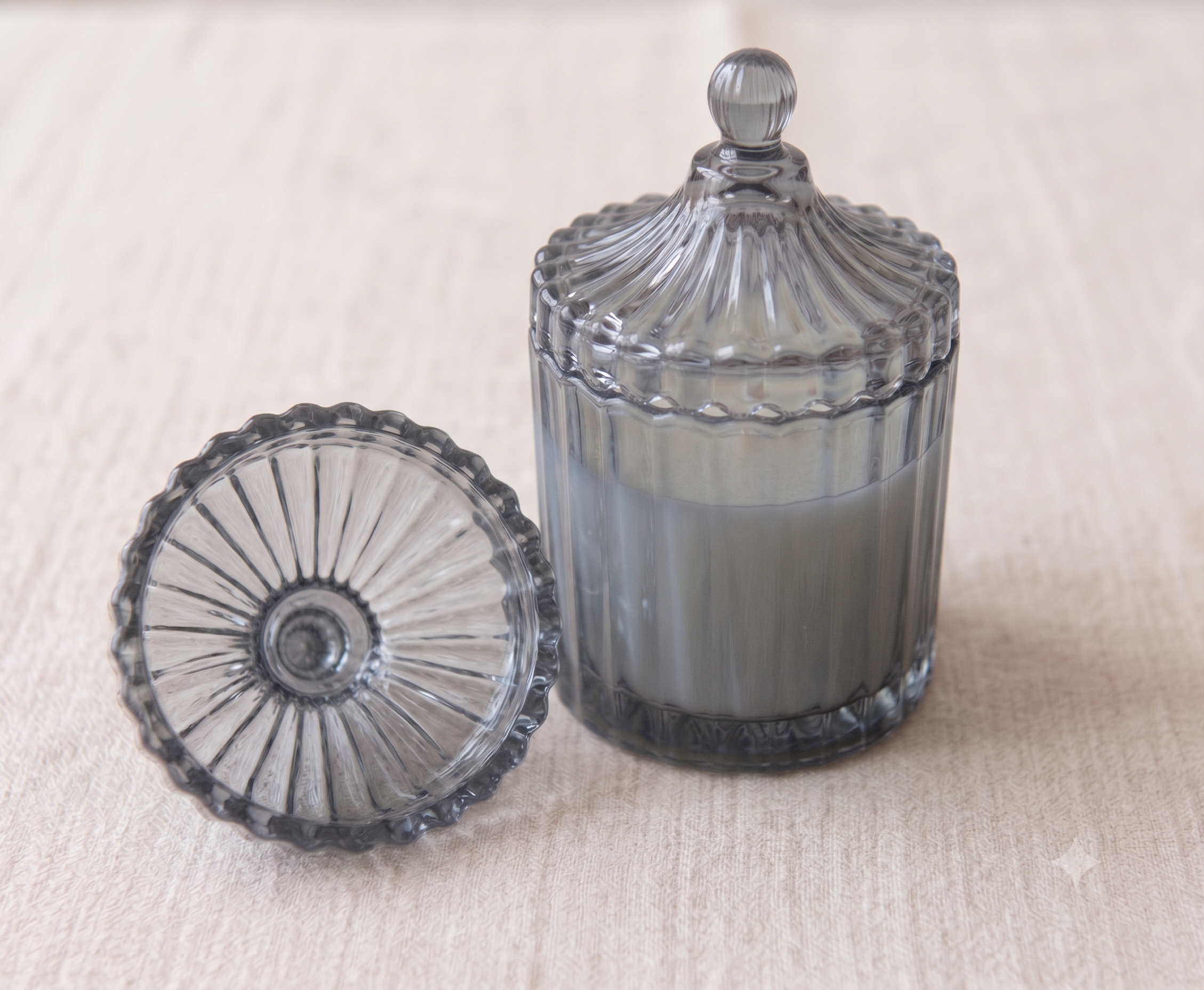 VELA AROMÁTICA CRISTAL ESTRIADO - COCO 150 G.